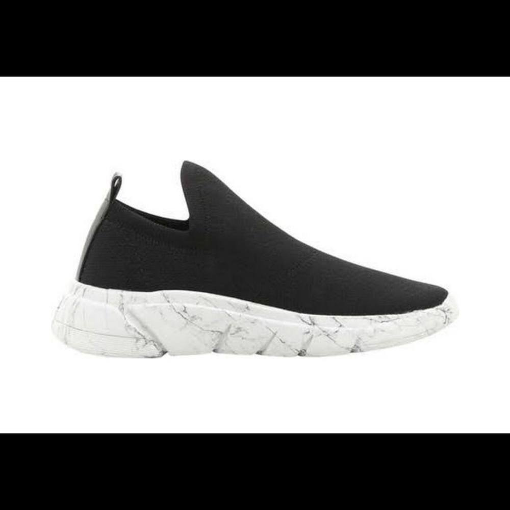 Kendall and Kylie sock sneaker size 9